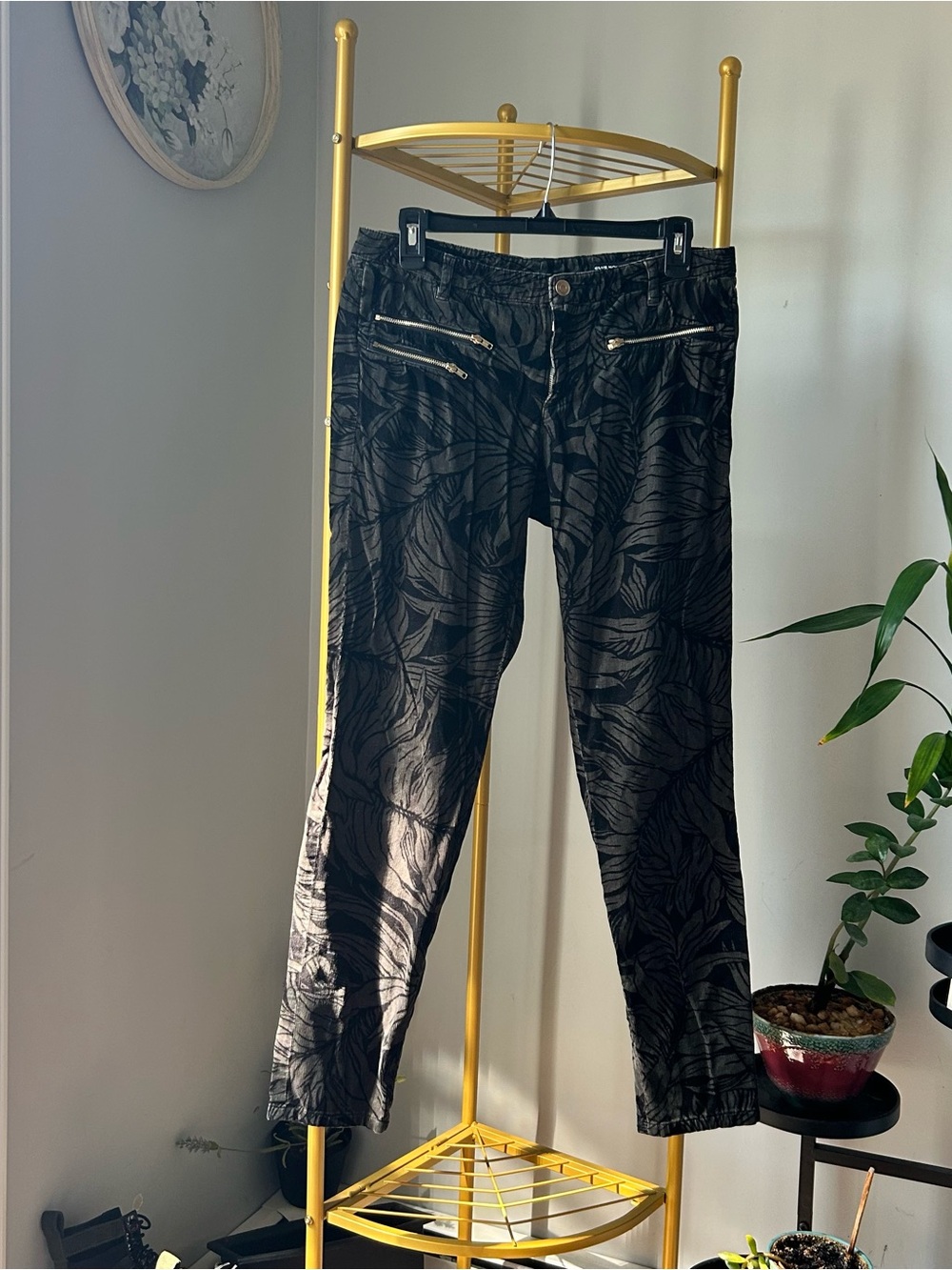 Club Monaco women’s green black tropical leaf print corduroy ankle pants size 6